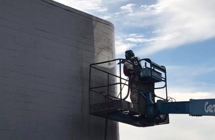 Removing Smoke damage from Kelly-Moore Paints using wet sandblasting in Sacramento